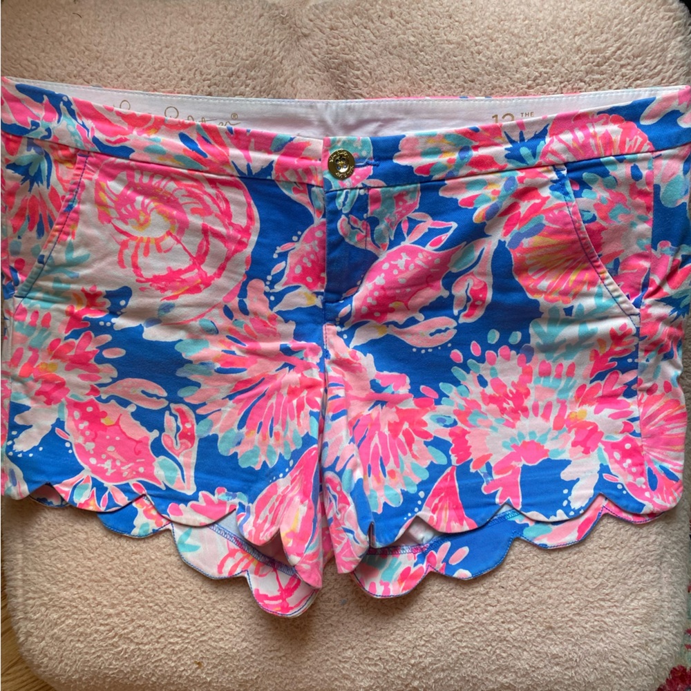 Lilly Pulitzer Buttercup Stretch Shorts with Scalloped Hem